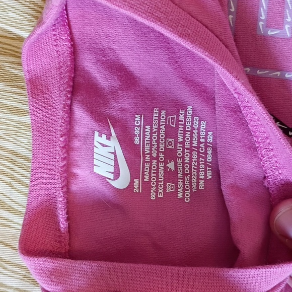 Nike Toddler Girl Pink Tee and Black Shorts Set Size 24M - Picture 4 of 9